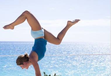 5 tư thế Yoga nguy hiểm đối với người mới
