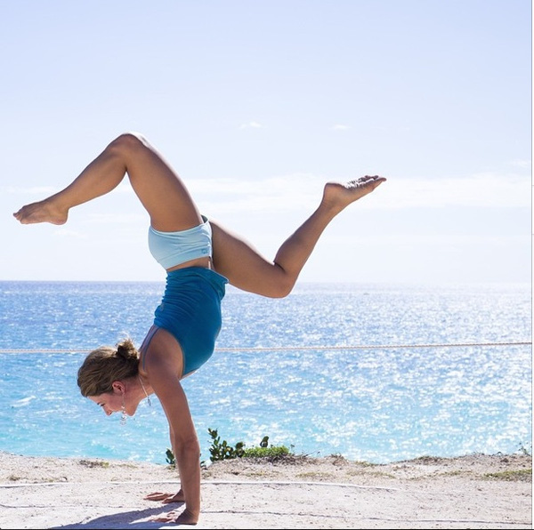 5 tư thế Yoga nguy hiểm đối với người mới