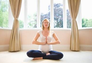 Những lưu ý khi tập Yoga giữa 3 tháng thai kì cho bà bầu