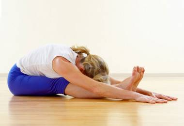 Tập yoga chữa đau mỏi cổ, vai gáy, lưng