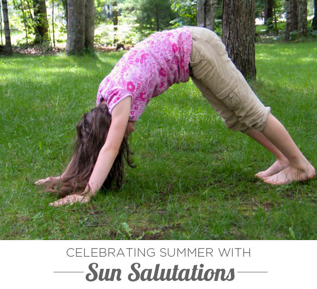 Yoga chào mặt trời giúp bé học giỏi hơn